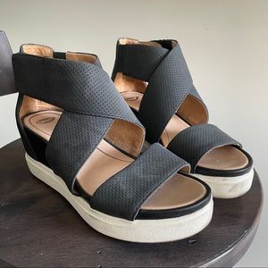 Size 7 Dr. Scholls Black Wedge